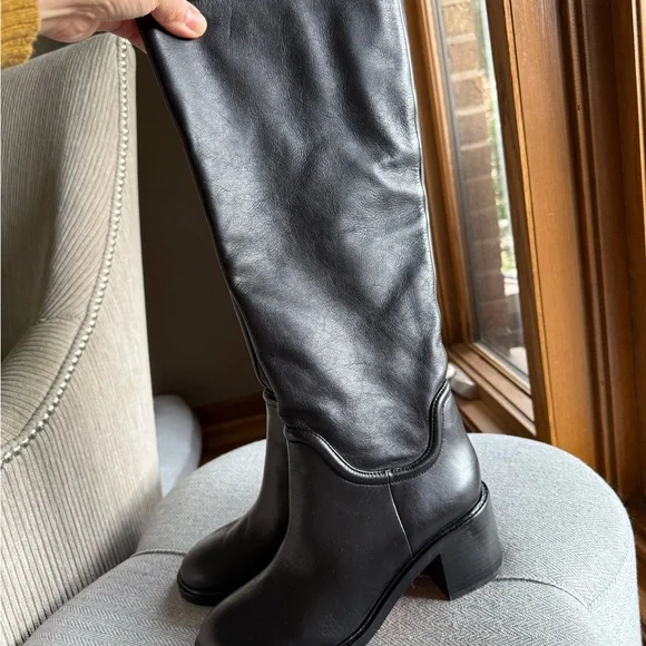 Vince Dani Elegant Black Leather Knee-High Boots - Picture 4 of 9